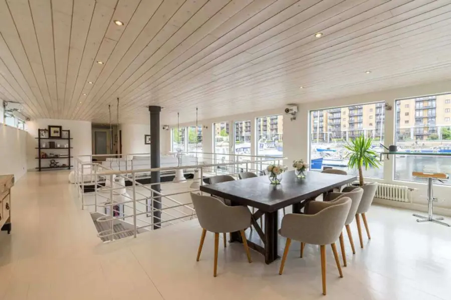 Britain's biggest houseboat in London Bridge
